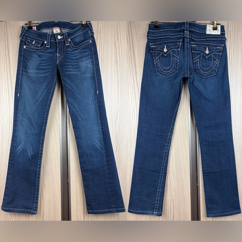 NWOT True Religion ‘Billy’ Straight Leg~ in Dark Blue Wash w/Crystal Buttons ~28
